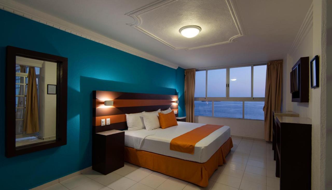 Hotel Fiesta Mexicana مانزانيلو المظهر الخارجي الصورة